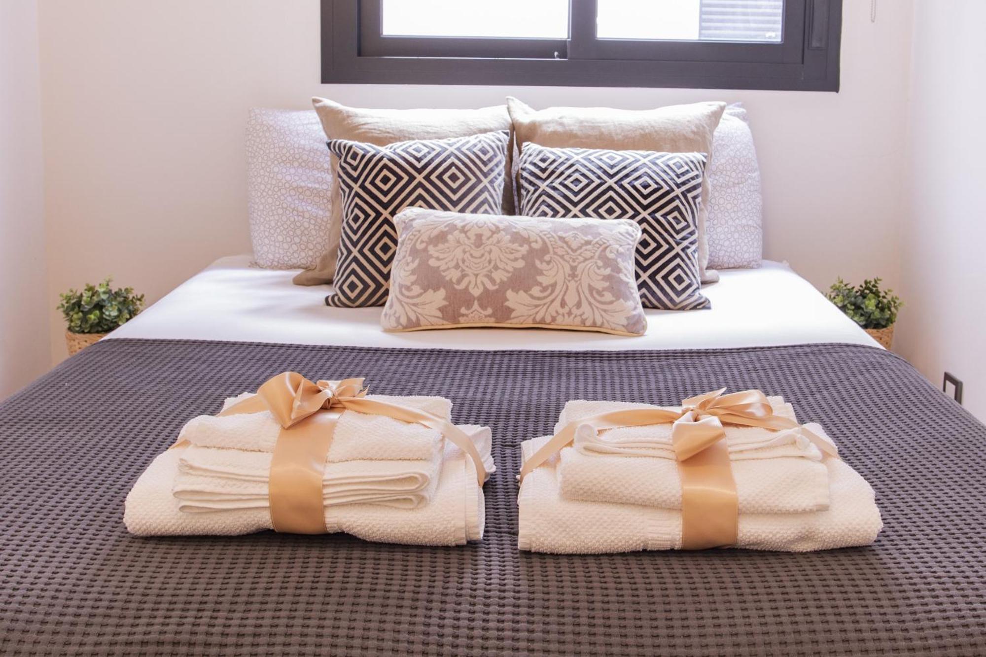 -Malagasunapts- Rooftop Pool & Free Parking Екстер'єр фото