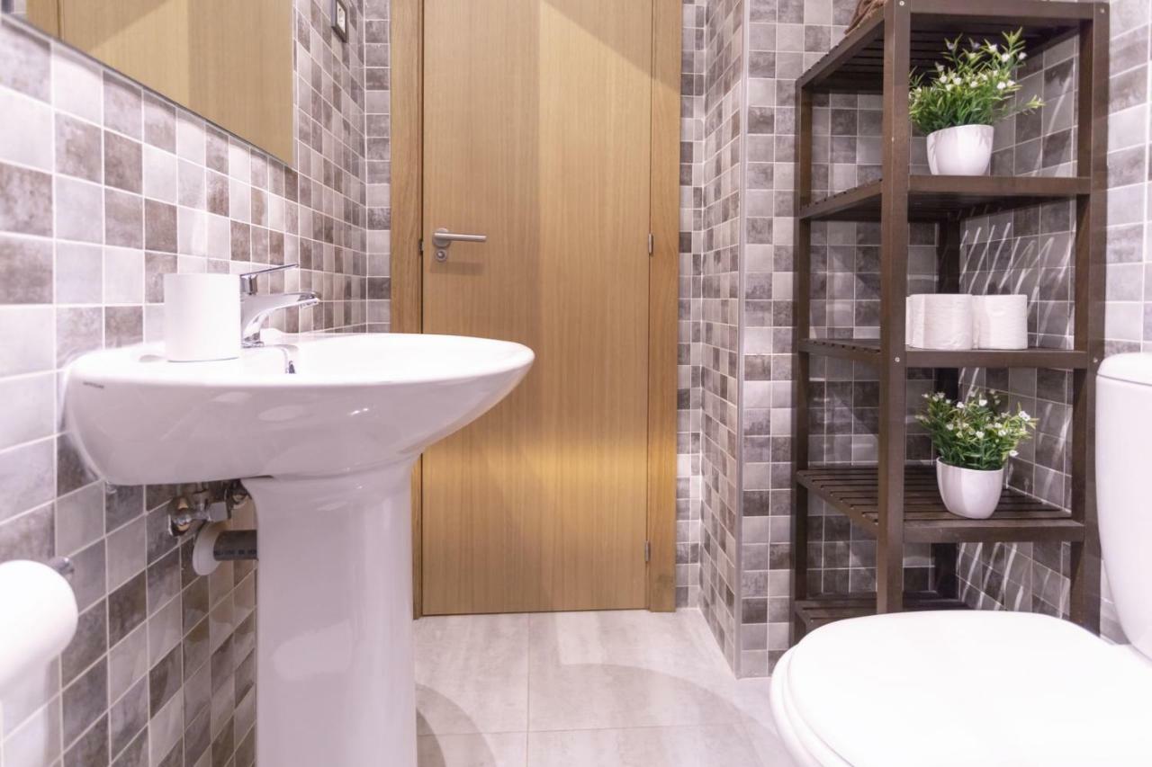 -Malagasunapts- Rooftop Pool & Free Parking Екстер'єр фото